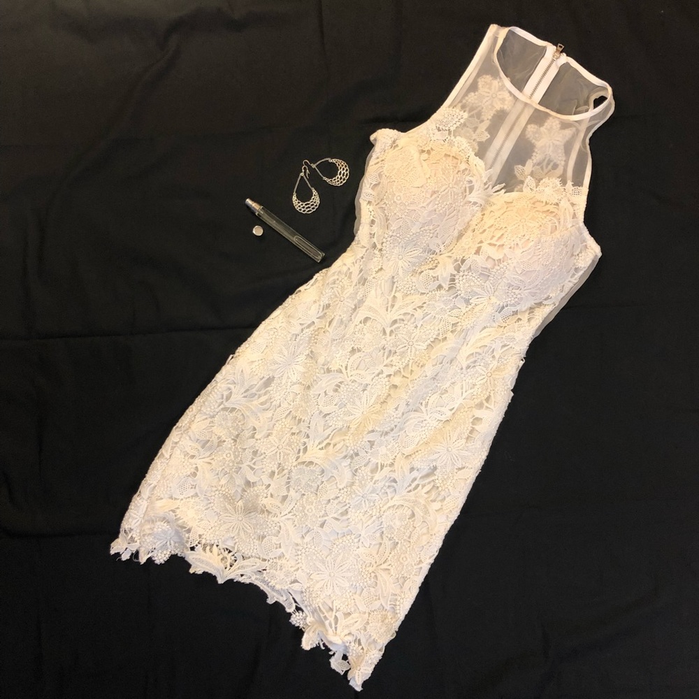 SAYLOR | White Lace Halter Cocktail Dress